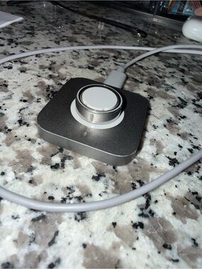 Oura Ring & Charger - Silver Size 8